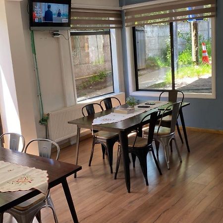 Hostal Sur Y Magia Coyhaique Bagian luar foto